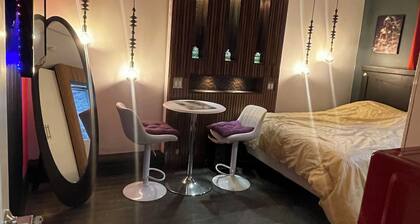 Serene bungalow in Richmond Hill perfect for a relaxing getaway