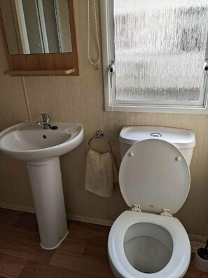 Shower - Seaview Caravan Park - Holiday Accommodation 15514 (Skegness)