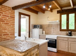 Fridge, microwave, oven, dishwasher - Very large authentic gite with charm ST Cirq Lapopie (Trespoux-Rassiels)