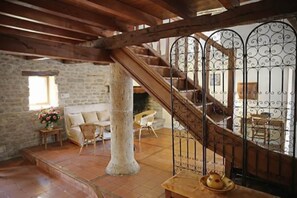 Interior - Very large authentic gite with charm ST Cirq Lapopie (Trespoux-Rassiels)