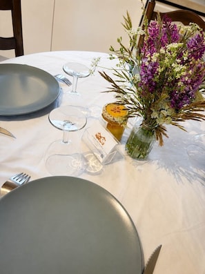 Dining - Authentic charming gite in Cahors (Trespoux-Rassiels)