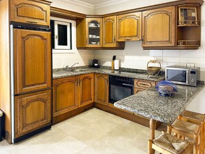 Fridge, microwave, oven, coffee/tea maker - Violetas del Teide en Puerto de la Cruz (Puerto de la Cruz)