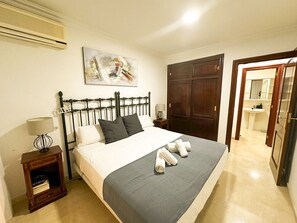 2 Schlafzimmer, Bügeleisen/Bügelbrett, kostenloses WLAN, Bettwäsche