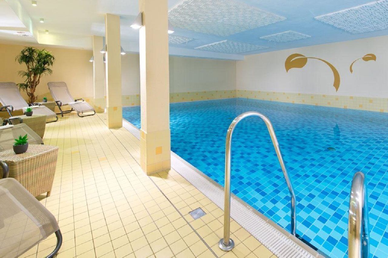 Innenpool, Außenpool