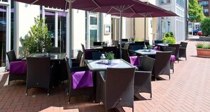 Outdoor dining - Hotel Buchholz Hamburg (Buchholz in der Nordheide)