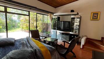 Room, Multiple Bedrooms, Accessible, Smoking | Interior