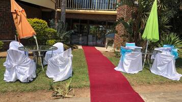 Room, Multiple Bedrooms, Accessible, Smoking | Outdoor dining