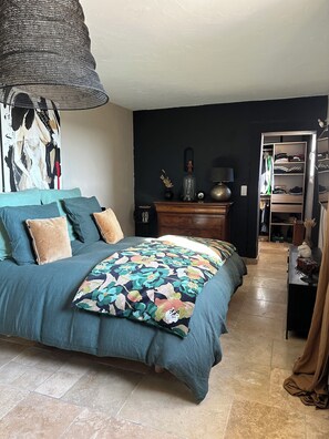 Room - Vrbo Property (Cabris)