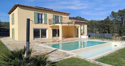Villa au calme et spacieuse 208 mÂČ avec piscine & climatisation