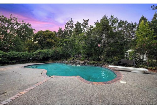 Cozy 2-bedroom house in tranquil Danville with AC