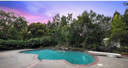 Cozy 2-bedroom house in tranquil Danville with AC