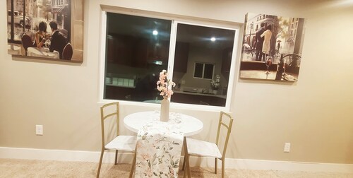 Cozy 2-bedroom house in tranquil Danville with AC
