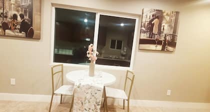 Cozy 2-bedroom house in tranquil Danville with AC