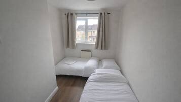 2 Schlafzimmer, Bügeleisen/Bügelbrett, Reisekinderbett, kostenloses WLAN