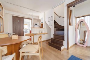 Dining - NEW! Direct access to Tokyo, Ueno, Asakusa / Ideal for families & groups / Private detached house / Comfortable stay in a quiet residential area (Adachi City)
