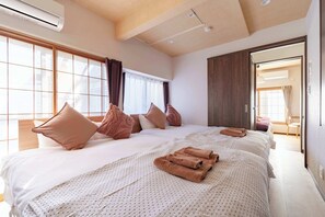 2 bedrooms, iron/ironing board, WiFi, bed sheets - NEW! Direct access to Tokyo, Ueno, Asakusa / Ideal for families & groups / Private detached house / Comfortable stay in a quiet residential area (Adachi City)