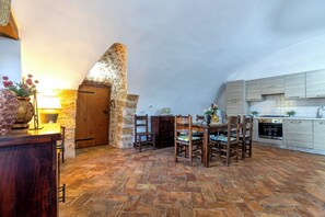 Dining - Vrbo Property (Alghero)