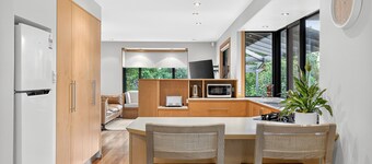 Luxury Coastal Escape at Kingston Beach