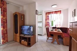 Dining - Apartment in fishing village near Umag (Zambratija)