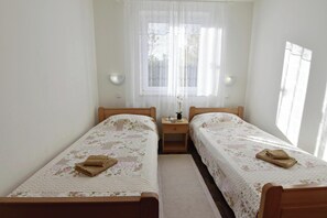 2 bedrooms, Internet, bed sheets - Apartment in fishing village near Umag (Zambratija)
