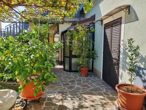 Exterior detail - Comfy apartment with terrace and BBQ (Umag)