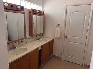 Bathroom - Vrbo Property (San Carlos)