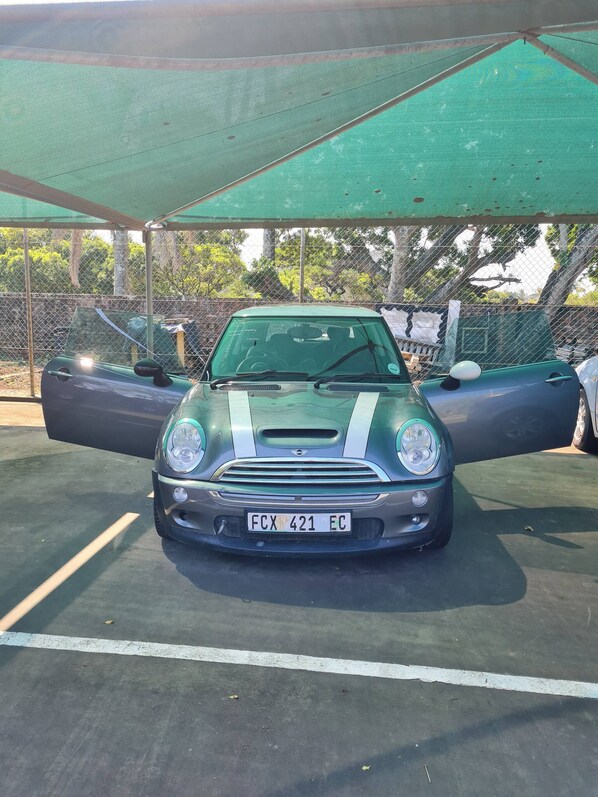 Room, Multiple Bedrooms, Accessible, Smoking | Property grounds - Room-luxurious 9-bedroom House Rental wi (East London)