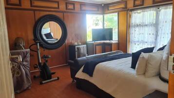 Room, Multiple Bedrooms, Accessible, Smoking | 9 bedrooms