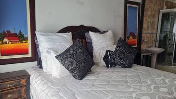 Room, Multiple Bedrooms, Accessible, Smoking