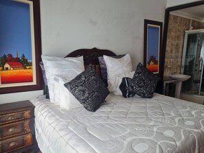 Room, Multiple Bedrooms, Accessible, Smoking - Room-luxurious 9-bedroom House Rental wi (East London)