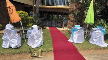 Room, Multiple Bedrooms, Accessible, Smoking | Outdoor dining