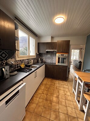 Private kitchen - Vrbo Property (Laruns)
