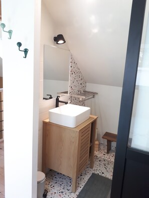 Bathroom - Vrbo Property (Gahard)