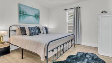 3 chambres, fer et planche à repasser, Wi-Fi gratuit, draps fournis