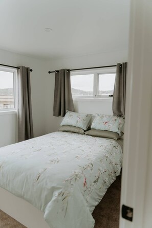 2 habitaciones, tabla de planchar con plancha y wifi gratis 