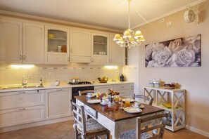 Dining - Apartment Laghetto with Pool (Torri del Benaco)