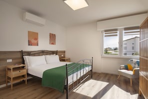Iron/ironing board, free WiFi, bed sheets - Apartment Tulipano in a strategic position (Peschiera del Garda)