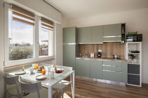Dining - Apartment Tulipano in a strategic position (Peschiera del Garda)