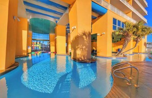 Innenpool, beheizter Pool