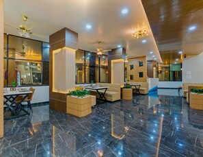 Restaurant - Hotel Majestic Royal Akkalkot (Akalkot)