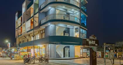 Hotel Majestic Royal Akkalkot