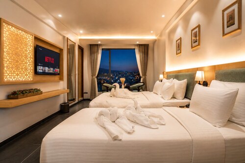 The Avenor - Luxury Hotel in Jaipur