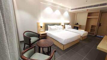 Family Triple Room, City View