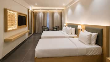 Family Triple Room, City View | Desk, free WiFi
