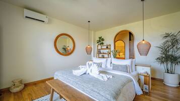 Vila, 3 kamar tidur, kolam renang pribadi, pemandangan kolam renang | Brankas, tirai kedap cahaya, Wi-Fi gratis, dan seprai linen