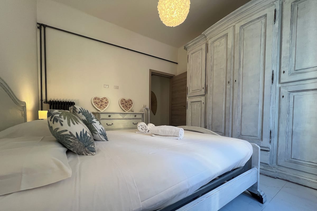 Deluxe Apartment, Courtyard View