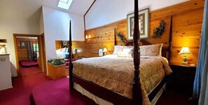 Bed sheets - Intimate Log Cabin #2 at Wisteria (Eureka Springs)