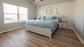 2 bedrooms, desk, iron/ironing board, free WiFi