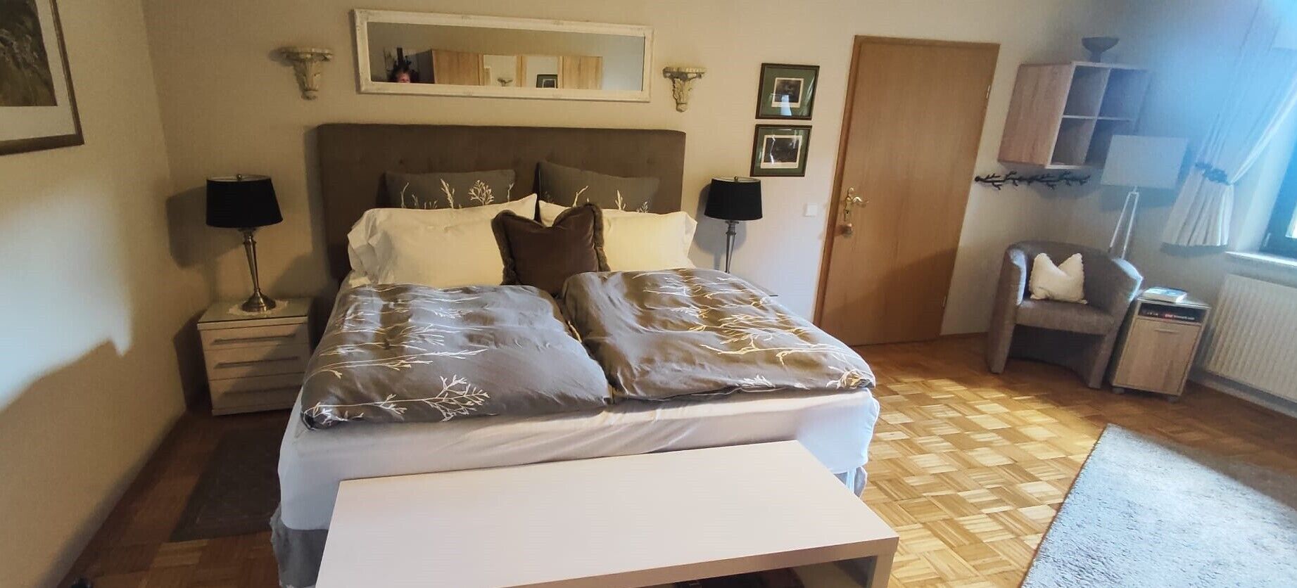 2 Schlafzimmer, Schreibtisch, Bügeleisen/Bügelbrett, kostenloses WLAN