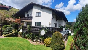 Exterior - Vacation apartment Igel 🦔 in a quiet location,  beautiful views near Eberbach (Hirschhorn (Neckar))